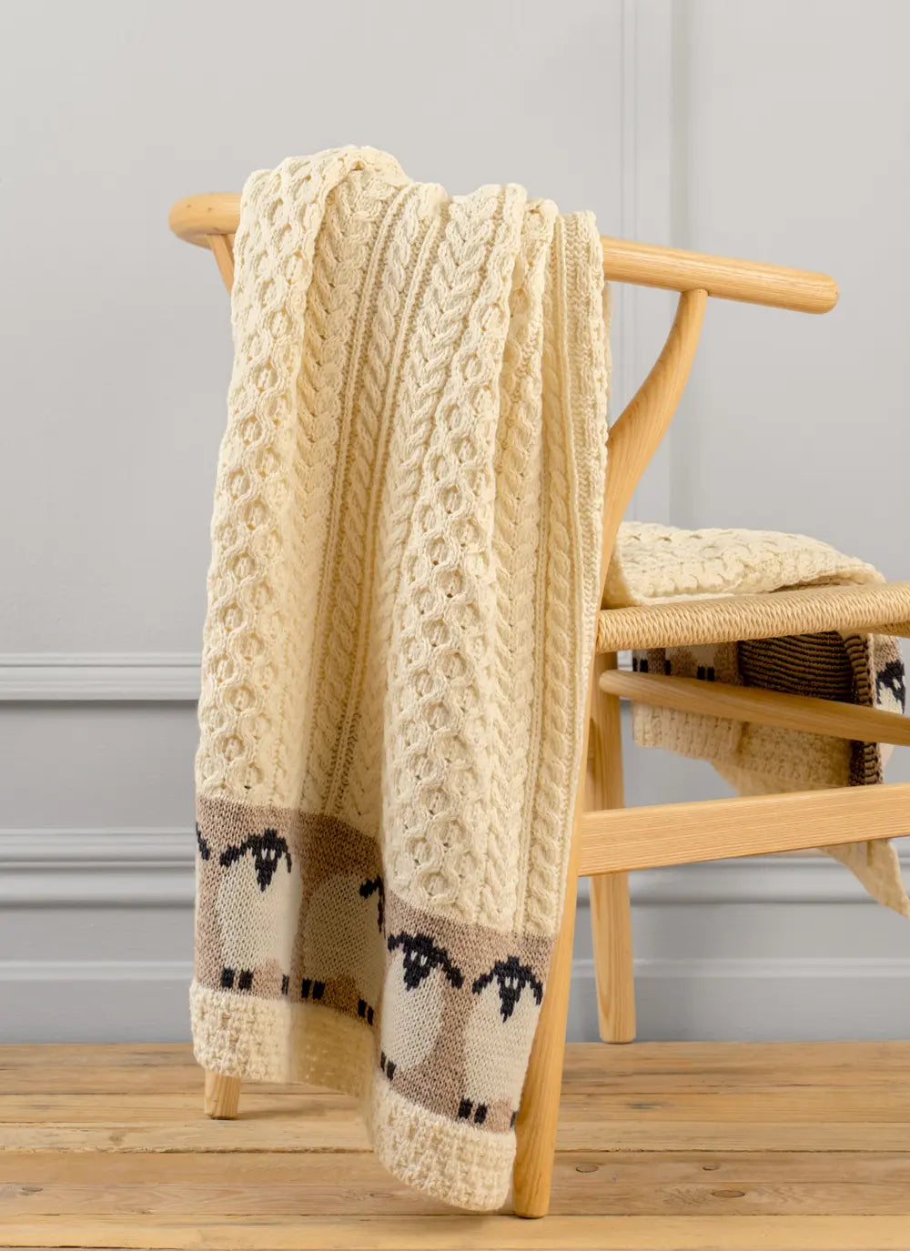 Sheep Border Throw B157